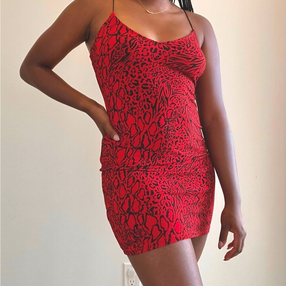 Black and red print bodycon dress - Picture 2 of 4